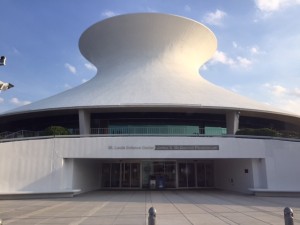 Built at the same time as the St. Louis Abbey, the Planetarium is also a thin-shell concrete paraboloid structure.